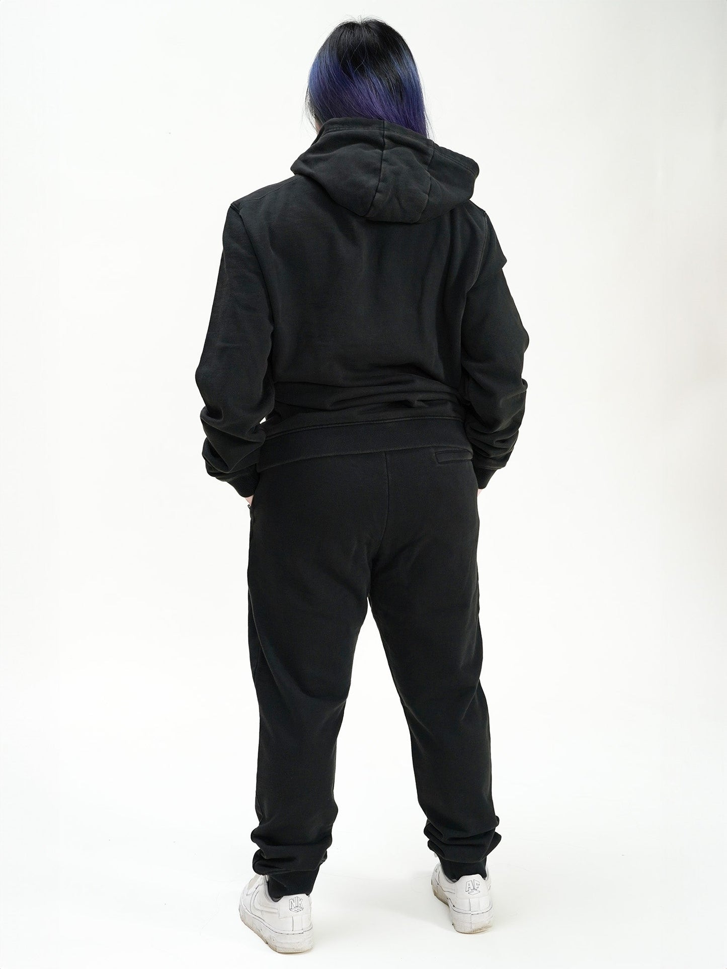Model: Nicole, Size: Medium, Height: 5’1”/155cm