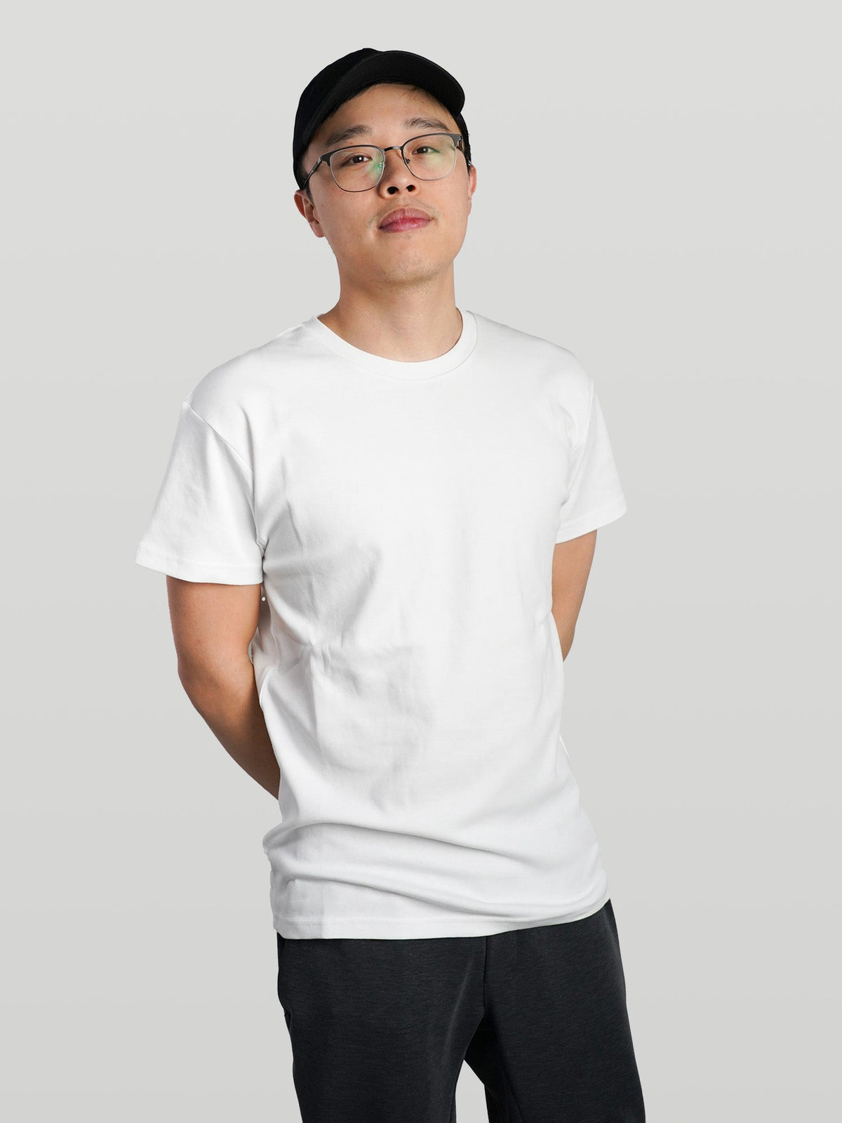 Model: Dennis, Size: Medium, Height: 5’7”/170cm