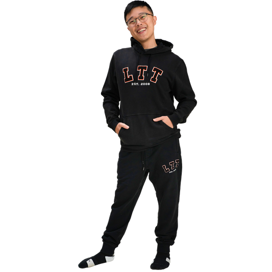 Model: Dennis, Size: Medium / Standard, Height: 5’7”/170cm