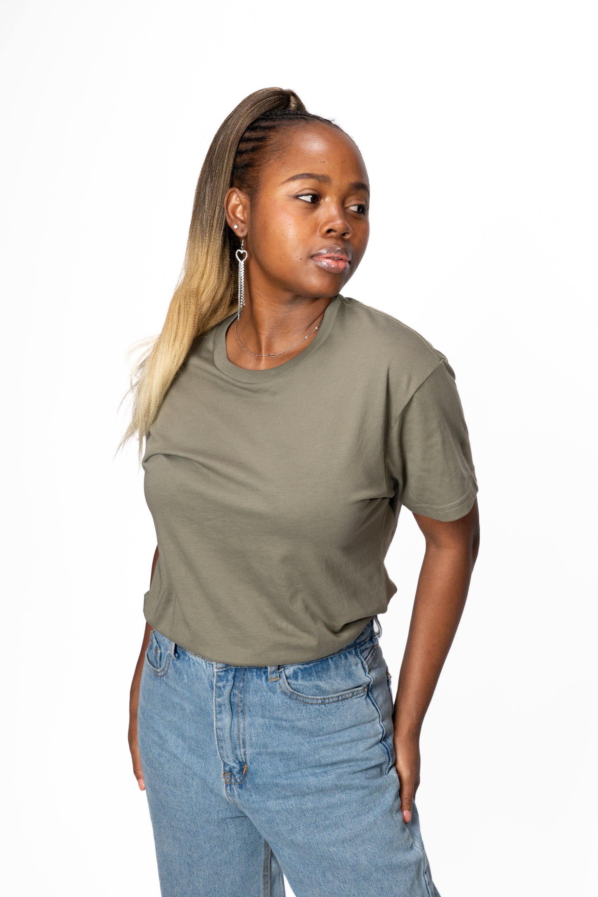 Model: Olamide, Size: Regular Small, Height: 5’3”/160cm